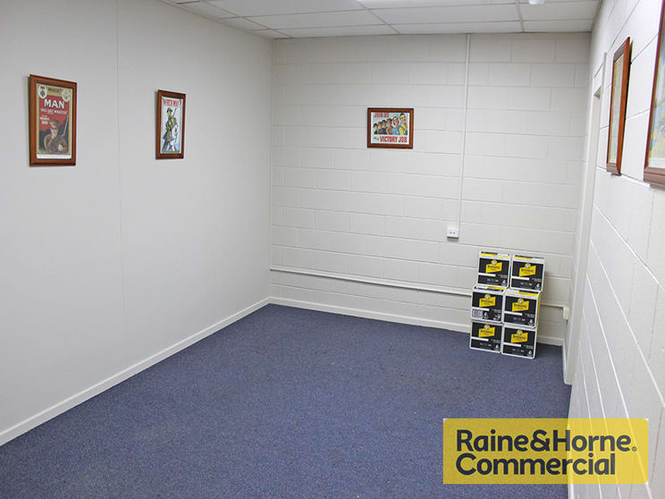 Click to view all images 3/77 Araluen Street Kedron QLD 4031 - Image 2