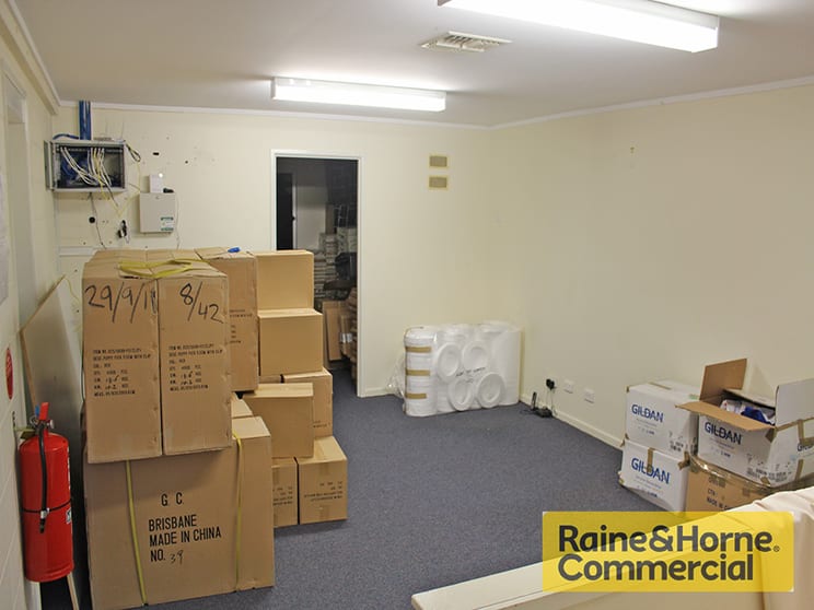 Click to view all images 3/77 Araluen Street Kedron QLD 4031 - Image 3
