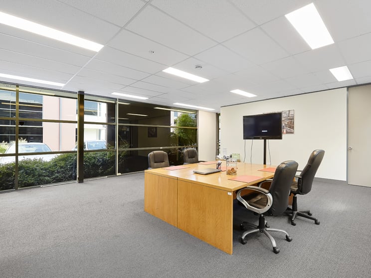 Click to view all images 3/25 Howleys Road Notting Hill VIC 3168 - Image 3