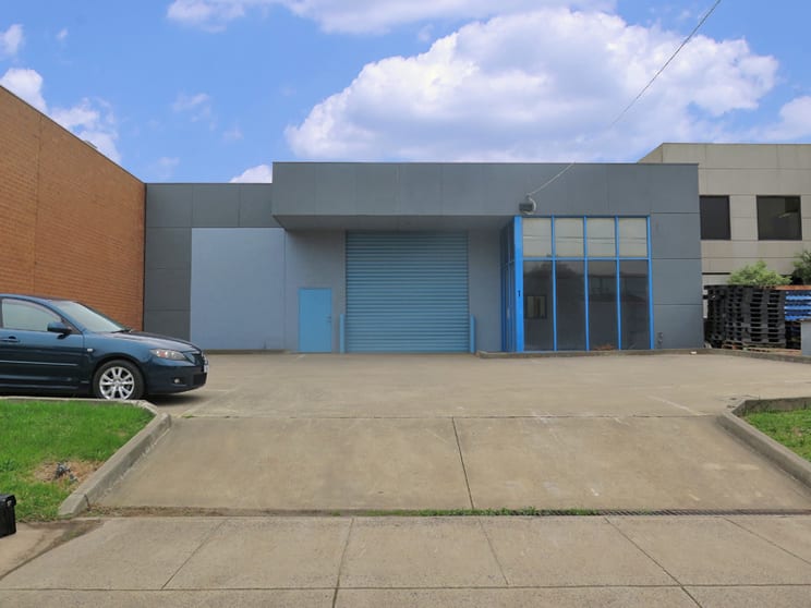 Click to view all images 1 Cleeland Road Oakleigh South VIC 3167 - Image 1