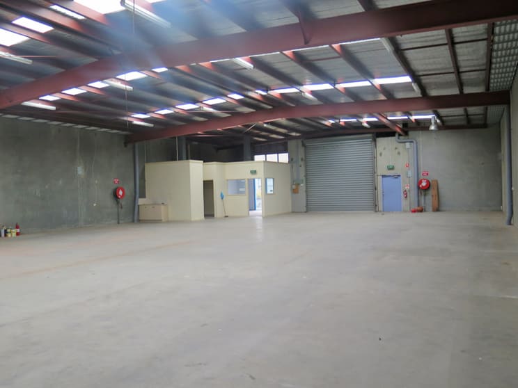 Click to view all images 1 Cleeland Road Oakleigh South VIC 3167 - Image 2