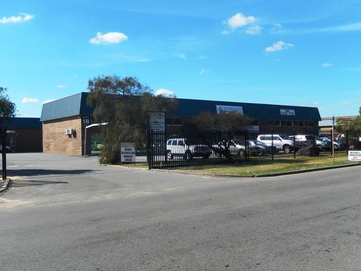 Click to view all images 4/2-14 Sheffield Road Welshpool WA 6106 - Image 1