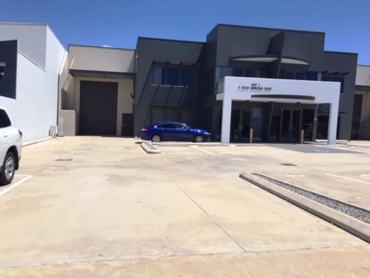 Click to view all images Unit 1/6 Colin Jamieson Drive Welshpool WA 6106 - Image 1