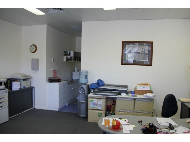 Click to view all images 4/12 Classic Way Burleigh Waters QLD 4220 - Image 3