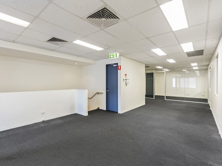 Click to view all images 75 Bakehouse Road Kensington VIC 3031 - Image 3
