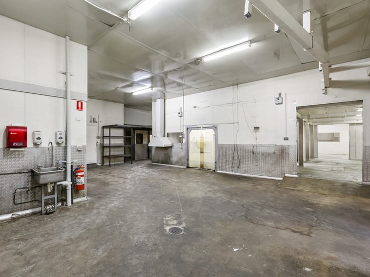 Click to view all images 172A Perry Street Fairfield VIC 3078 - Image 3