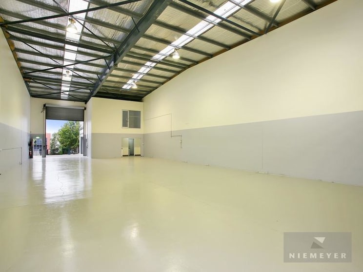 Click to view all images 5 Cary Grove Minto NSW 2566 - Image 2