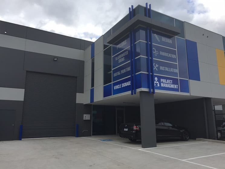 Click to view all images 1/12-14 Grasslands Avenue Craigieburn VIC 3064 - Image 1