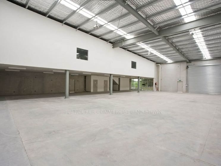 Click to view all images 8/3 Exell Street Banksmeadow NSW 2019 - Image 2