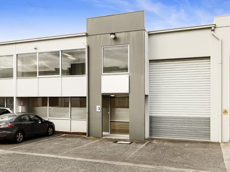 Click to view all images 3/31-37 Howleys Road Notting Hill VIC 3168 - Image 1