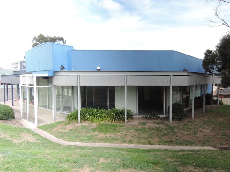 Click to view all images 520 Plenty Road Mill Park VIC 3082 - Image 1