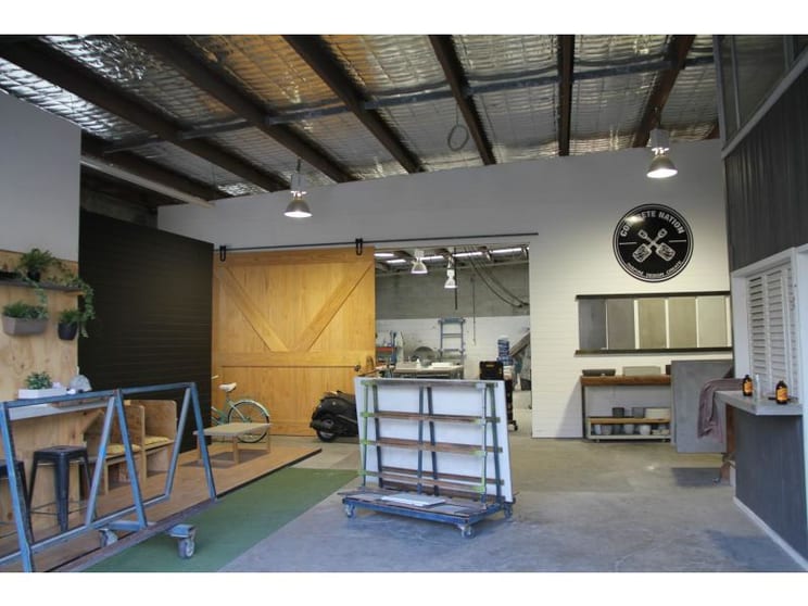 Click to view all images 2/5 Alex Fisher Drive Burleigh Heads QLD 4220 - Image 1