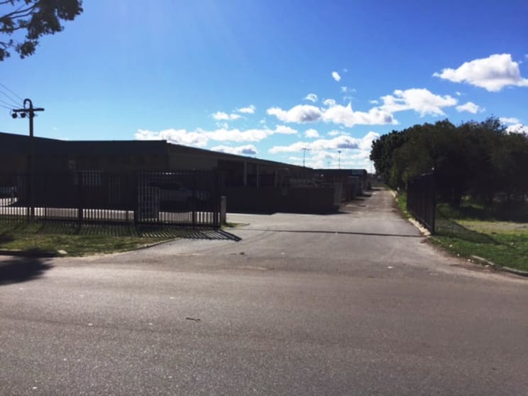 Click to view all images 14/2-14 Sheffield Road Welshpool WA 6106 - Image 1