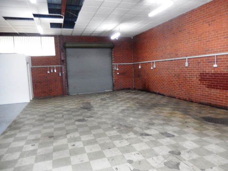 Click to view all images 14/2-14 Sheffield Road Welshpool WA 6106 - Image 2