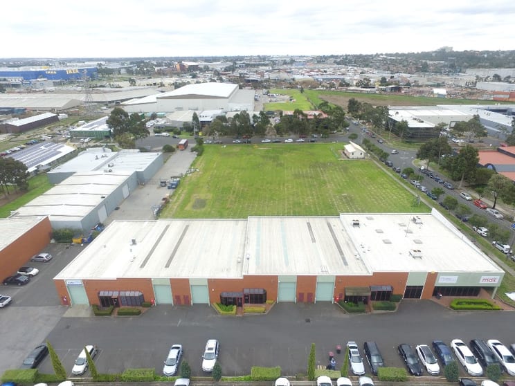 Click to view all images 13/12-14 Miles Street Mulgrave VIC 3170 - Image 2