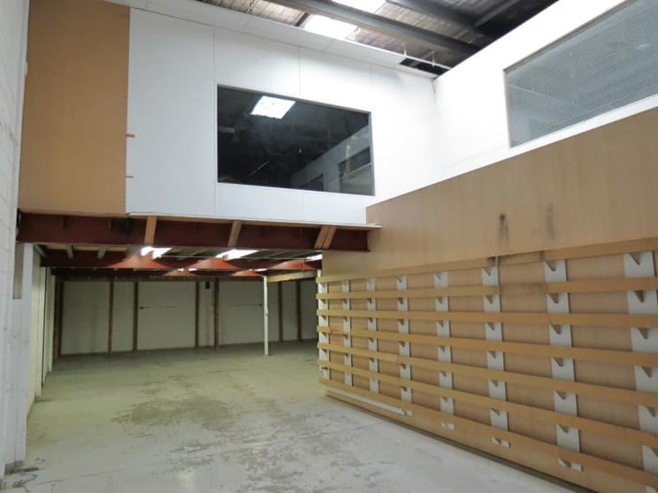 Click to view all images 28-30 Barry Road Chipping Norton NSW 2170 - Image 2
