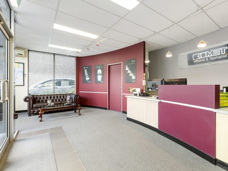 Click to view all images 4/137-145 Rooks Road Nunawading VIC 3131 - Image 2