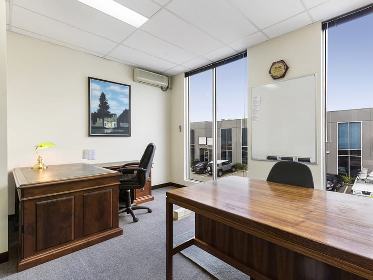 Click to view all images 4/137-145 Rooks Road Nunawading VIC 3131 - Image 3