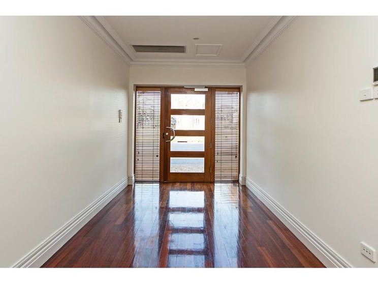 Click to view all images 235 Port Road Queenstown SA 5014 - Image 3