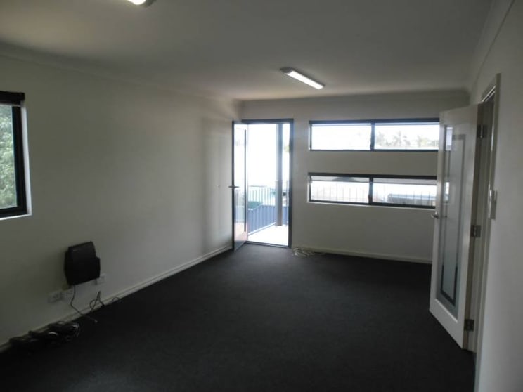 Click to view all images 32 Tuckey Street Mandurah WA 6210 - Image 3