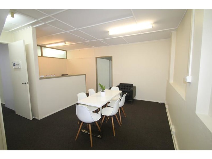Click to view all images Level 1/231 Margaret Street Toowoomba City QLD 4350 - Image 1
