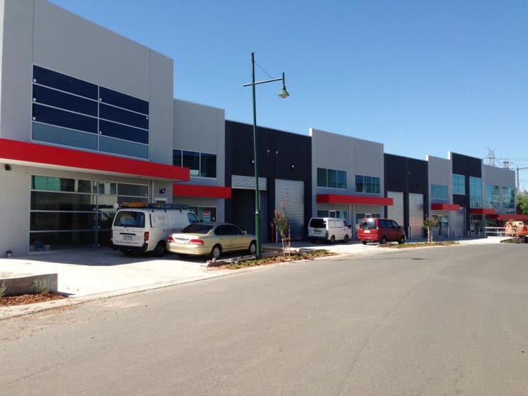 Click to view all images 102 Bakehouse Road Kensington VIC 3031 - Image 2