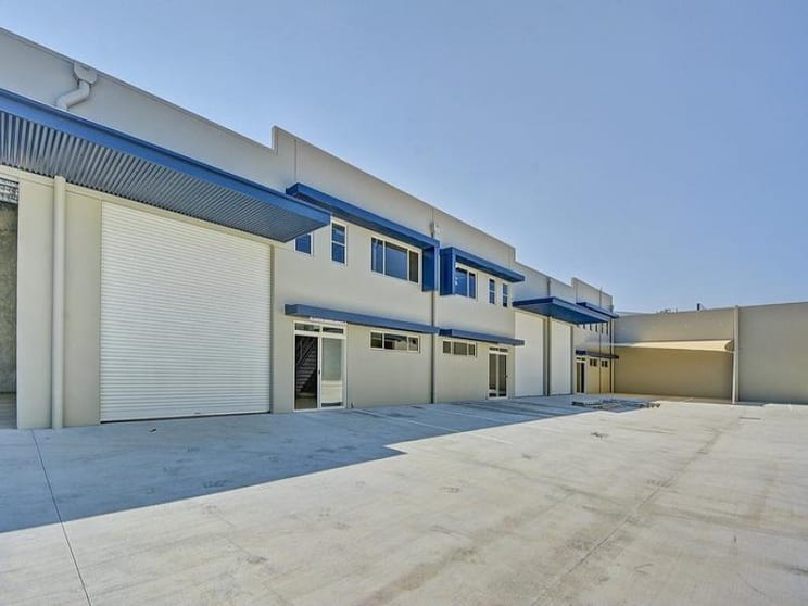 Click to view all images 2/ 10 Exeter Way Caloundra West QLD 4551 - Image 3
