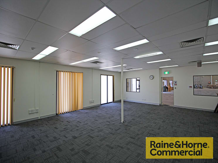 West 2A/605 Zillmere Road Zillmere QLD 4034 - Image 3