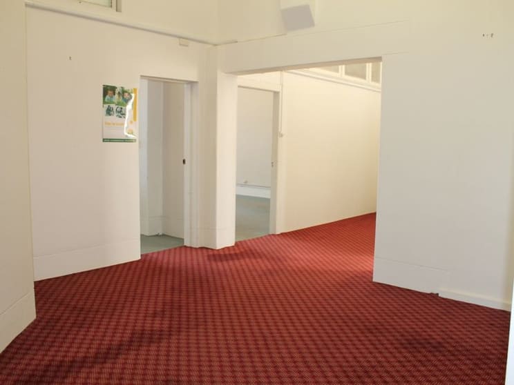 Click to view all images 5 & 6/353 Ruthven Street Toowoomba City QLD 4350 - Image 2
