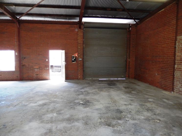 Click to view all images 3/105 President Street Welshpool WA 6106 - Image 3