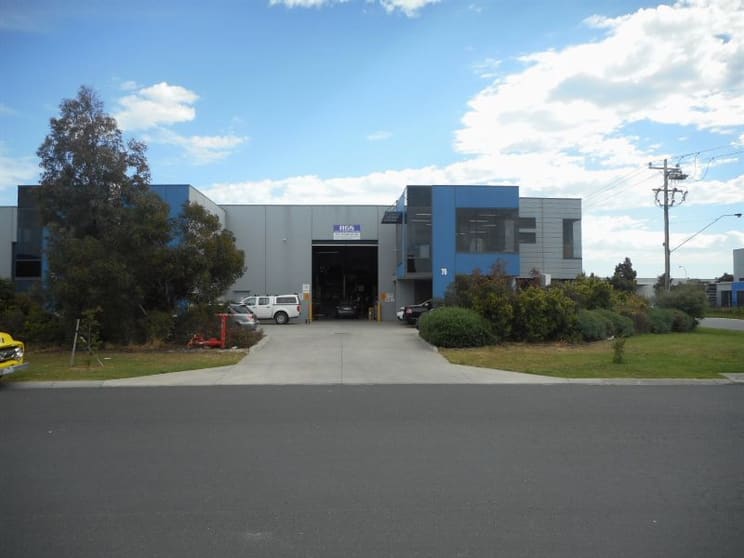 Click to view all images 76 Licola Cres Dandenong South VIC 3175 - Image 2