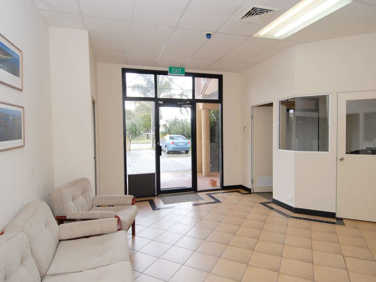 1/95 Bannister Road Canning Vale WA 6155 - Image 3