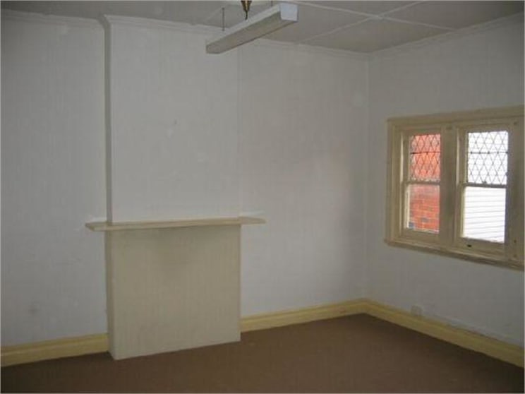 Click to view all images 180 Upper Heidelberg Road Ivanhoe VIC 3079 - Image 2