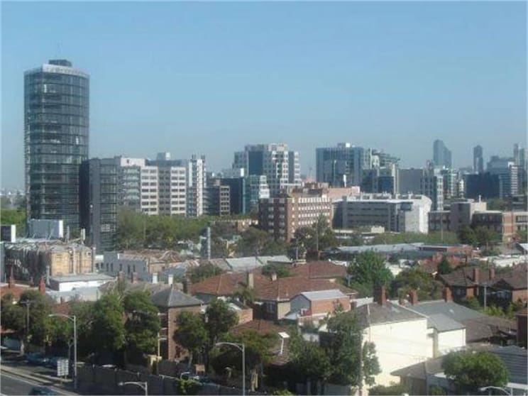 Click to view all images 47 Wellington Street Windsor VIC 3181 - Image 3
