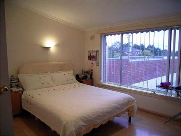Click to view all images 64 Essex Road Mount Waverley VIC 3149 - Image 3