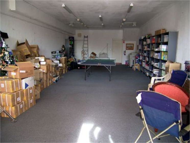 Click to view all images 64 Essex Road Mount Waverley VIC 3149 - Image 2