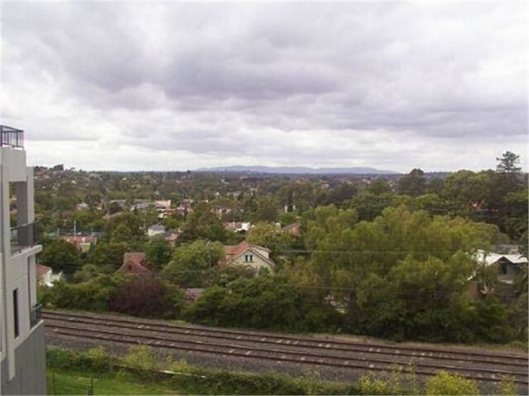 Level E/42 Upper Heidleberg Road Ivanhoe VIC 3079 - Image 2