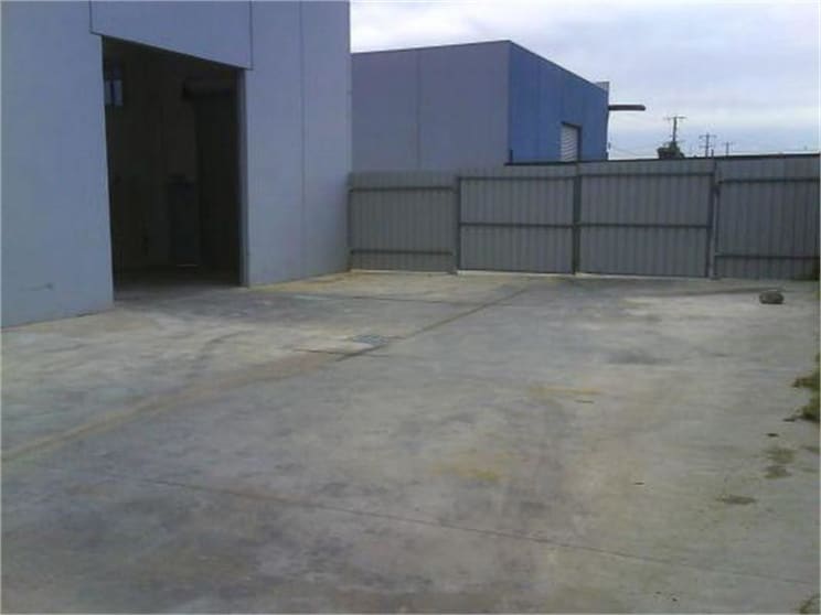 Factory 5/17 Carbine Way Mornington VIC 3931 - Image 3