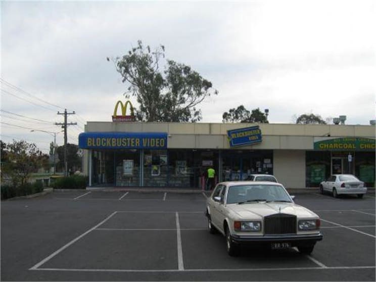 Click to view all images 191 Hull Rd Mooroolbark VIC 3138 - Image 2
