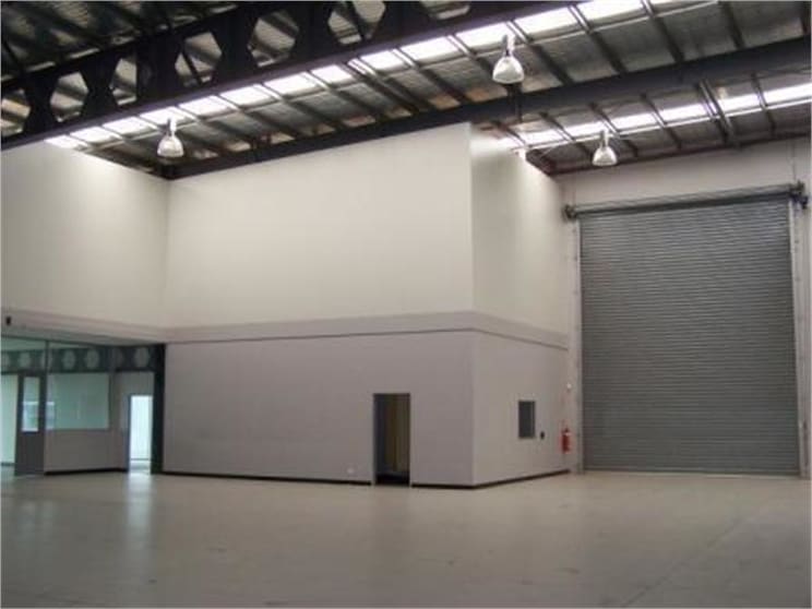 Click to view all images 98A Bell Street Preston VIC 3072 - Image 3