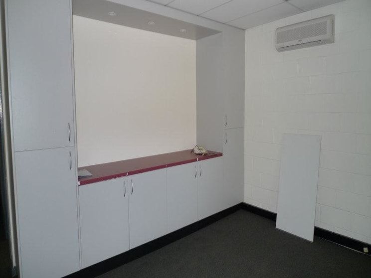 Click to view all images 214 Toongabbie Rd Toongabbie NSW 2146 - Image 2