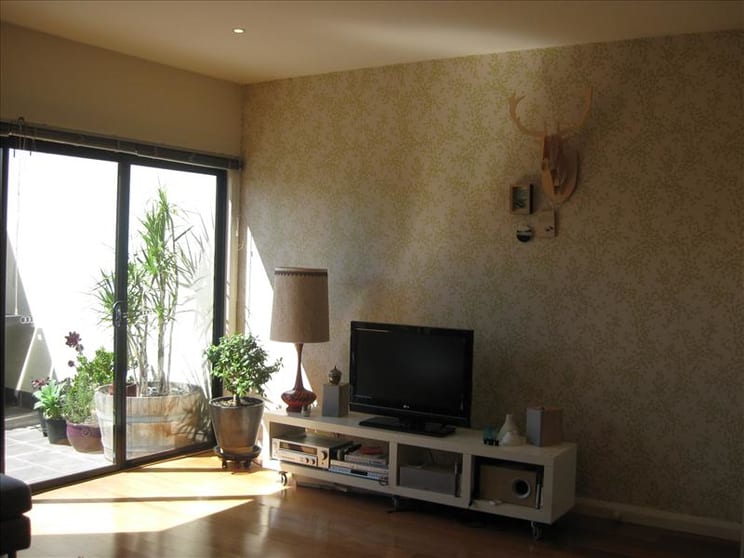 Click to view all images 3/98 Arthurton Road Northcote VIC 3070 - Image 3