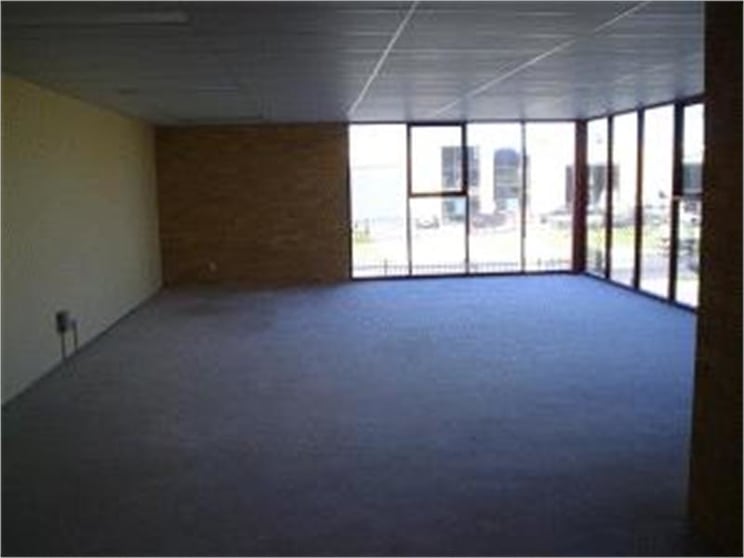 Click to view all images 1/18 Stennett Road Ingleburn NSW 2565 - Image 3