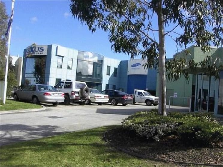 Click to view all images 14 Kingsley Close Rowville VIC 3178 - Image 2