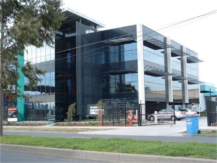 Click to view all images 2/786 Lorimer St Port Melbourne VIC 3207 - Image 3