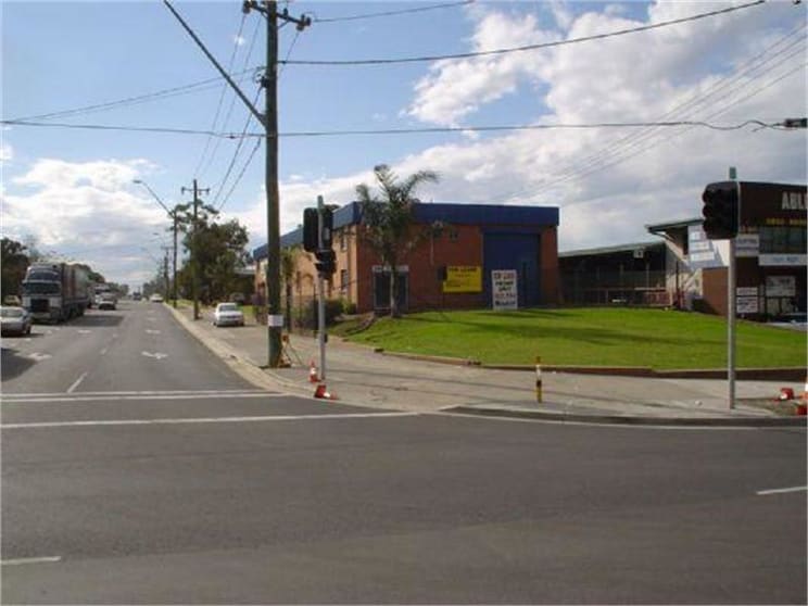 Click to view all images Unit 2/167-169 Newbridge Road Moorebank NSW 2170 - Image 1