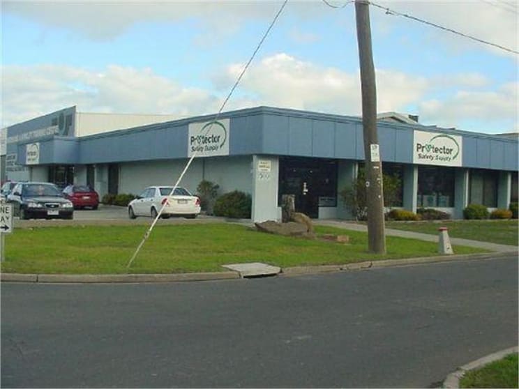Click to view all images 1 Slough Rd (Corner Maidstone Street) Altona VIC 3018 - Image 1
