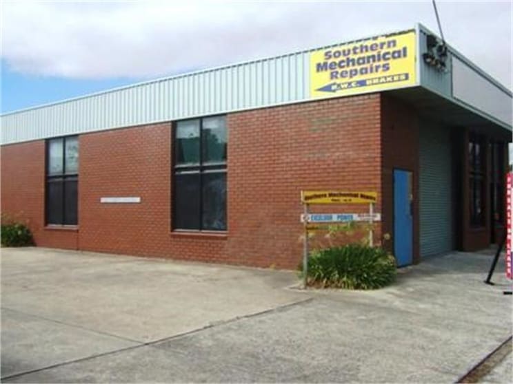 Click to view all images 1/4 Apsley Place Seaford VIC 3198 - Image 1