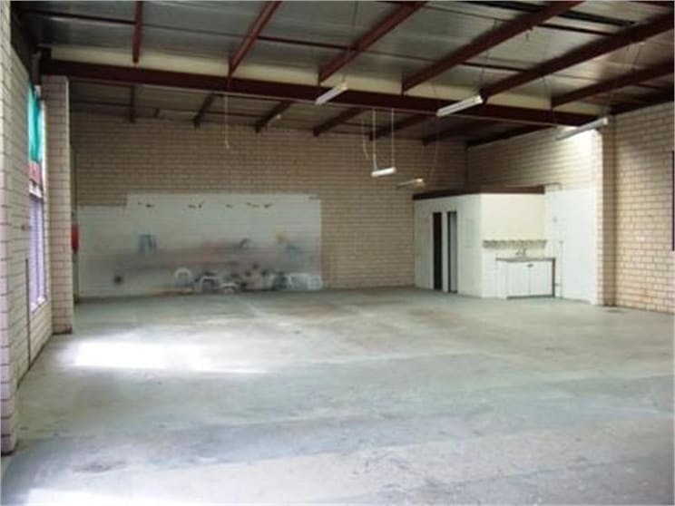 Click to view all images 1/4 Apsley Place Seaford VIC 3198 - Image 2