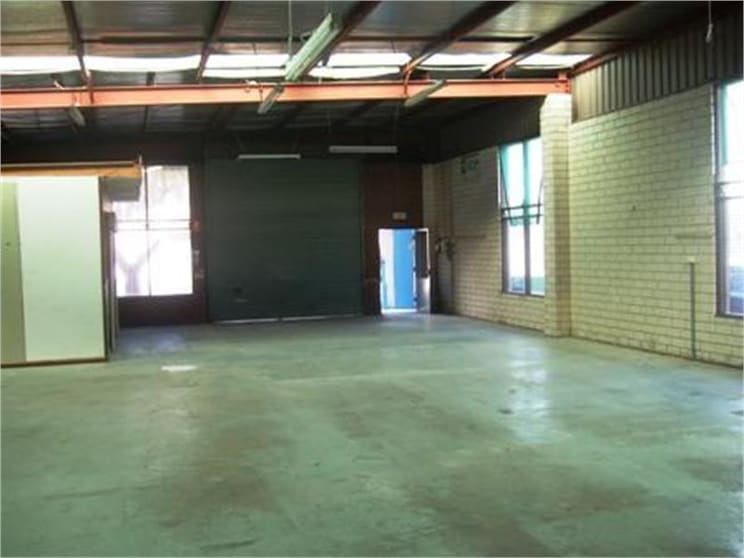 Click to view all images 1/4 Apsley Place Seaford VIC 3198 - Image 3